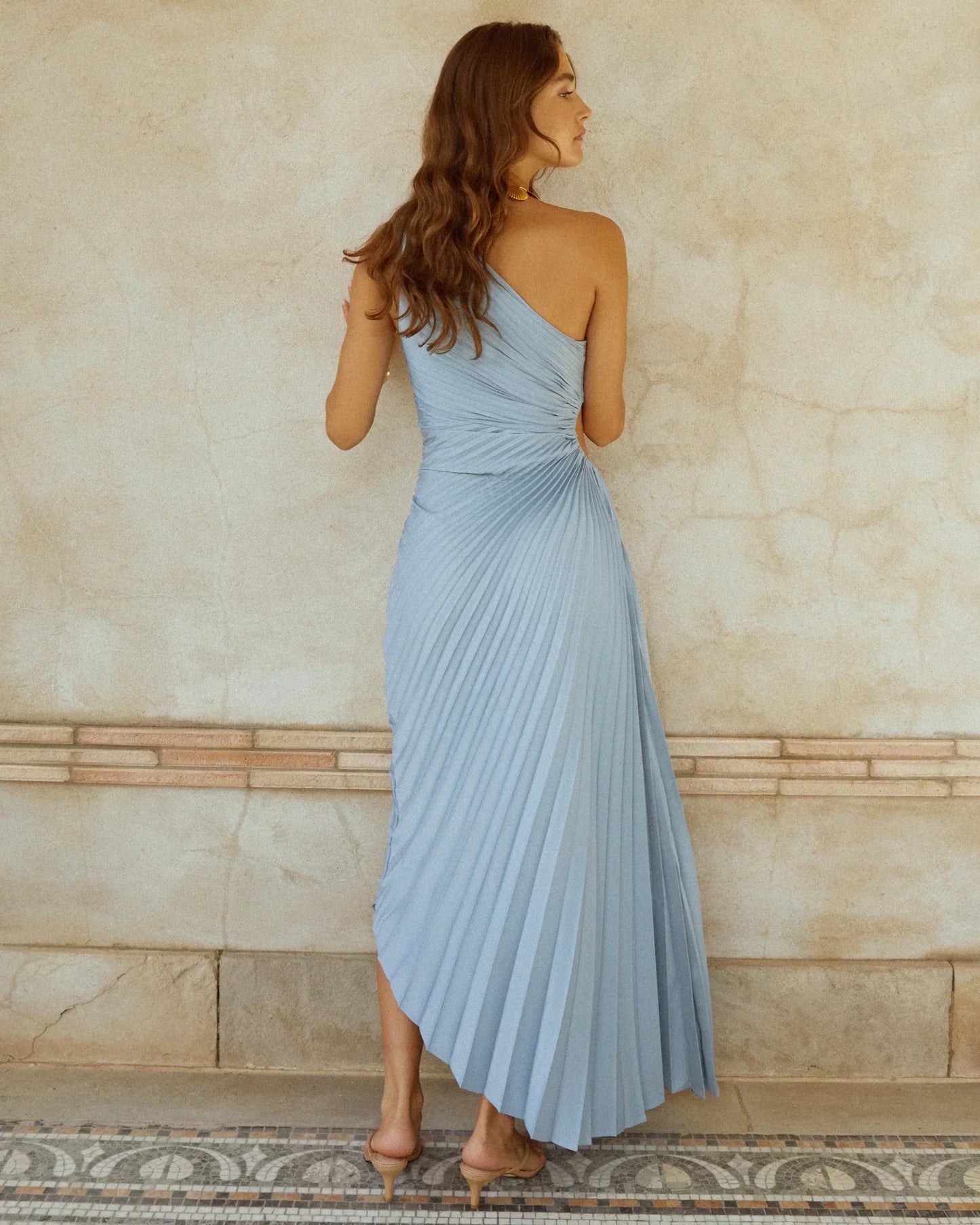 Sylviana - Ein-Schulter Plissiertes Midi-Kleid