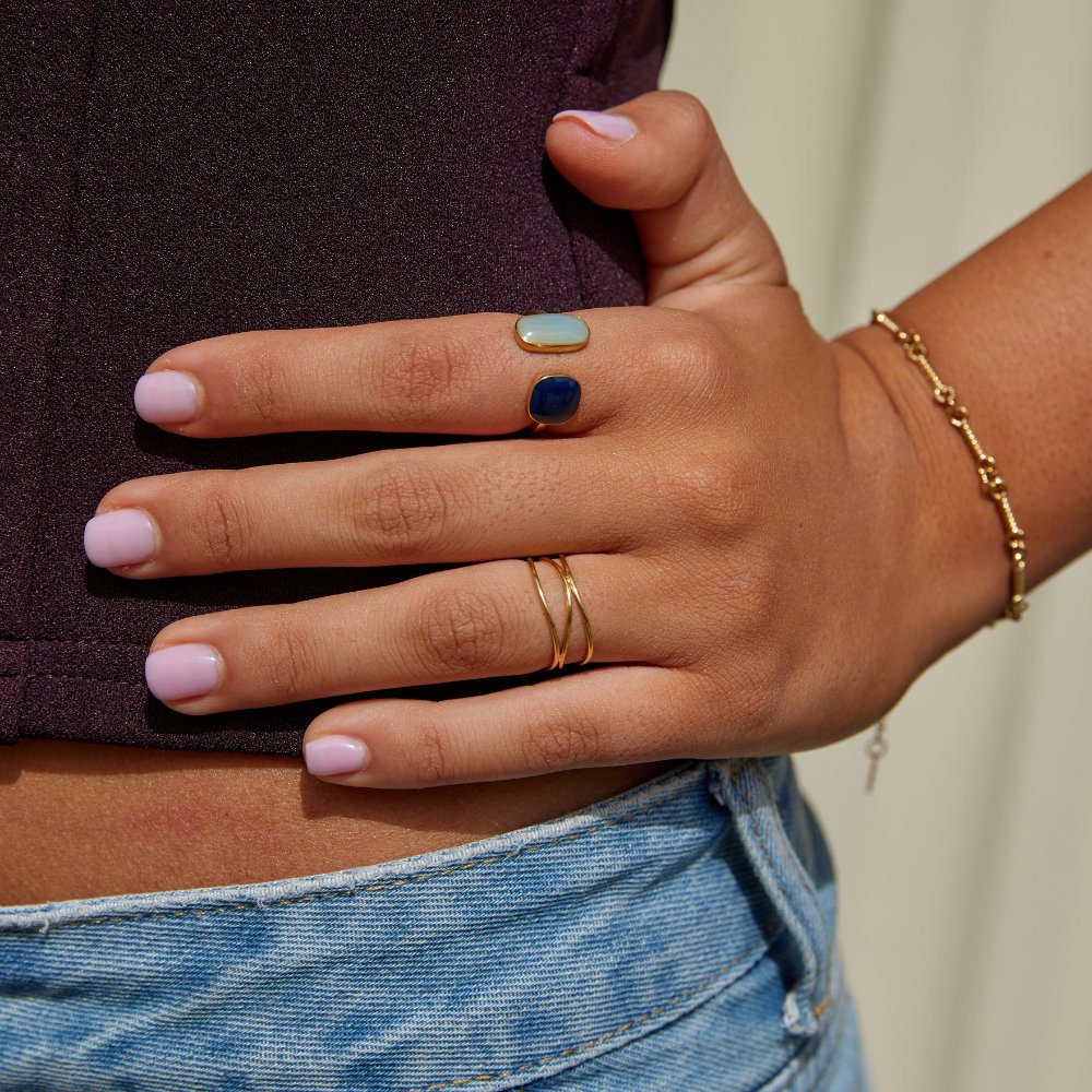 Umhüllender Ring mit Aquamarin