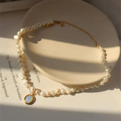 Perlenkette mit Mondstein in Gold