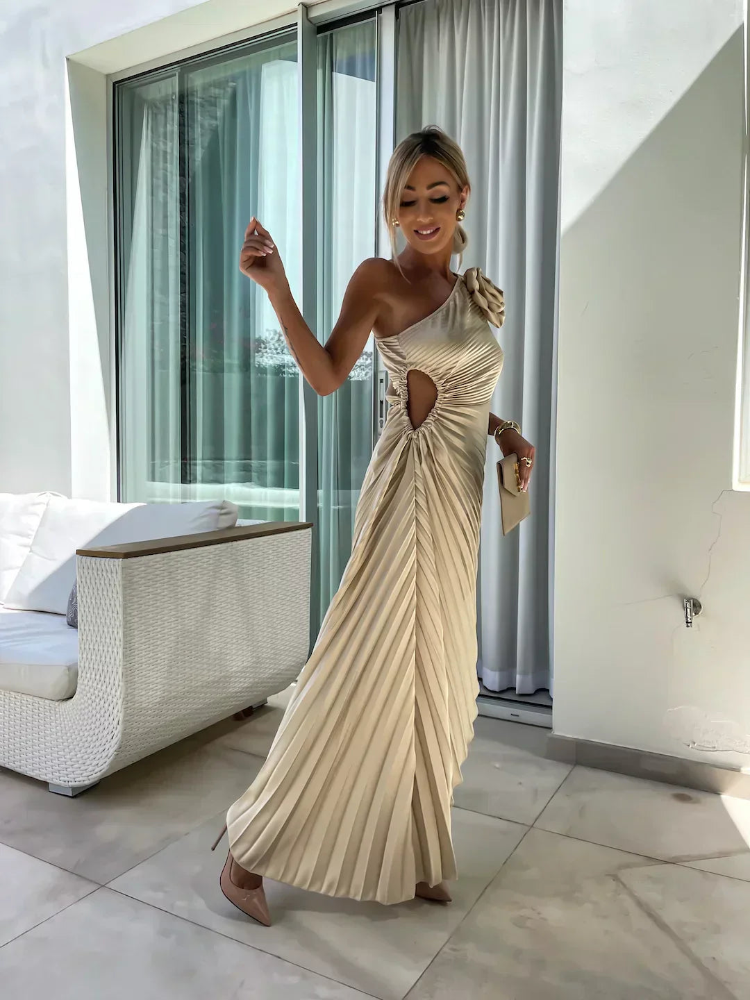 Lizbeth - Kleid mit Blumen Schultern