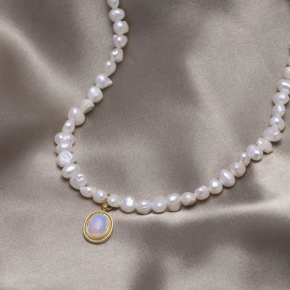 Perlenkette mit Mondstein in Gold